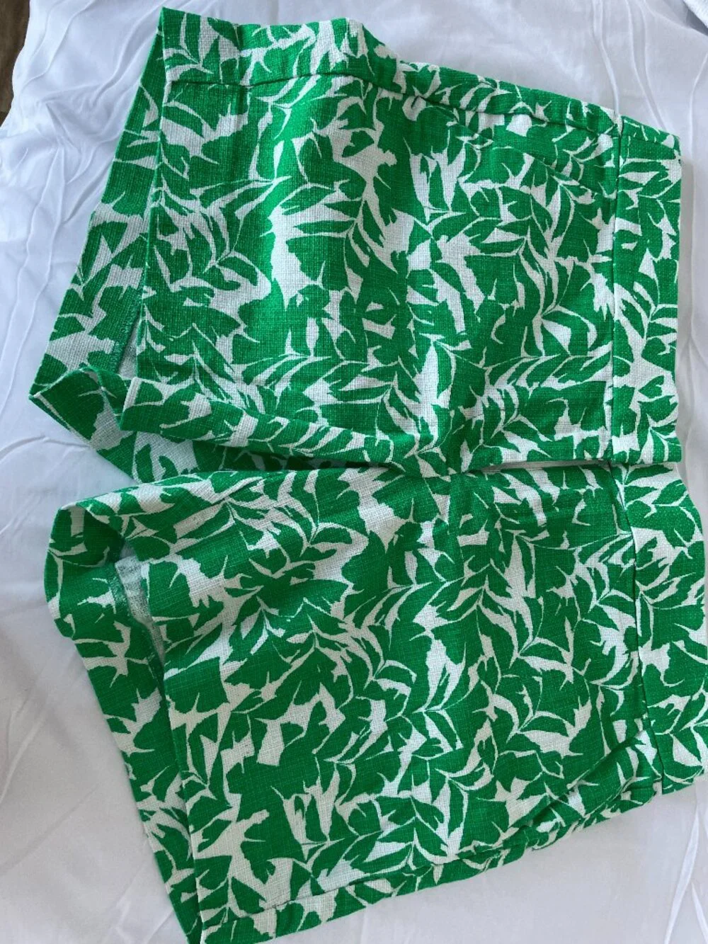 J. Crew Green and White Leaf-Print Jean Shorts Size 6